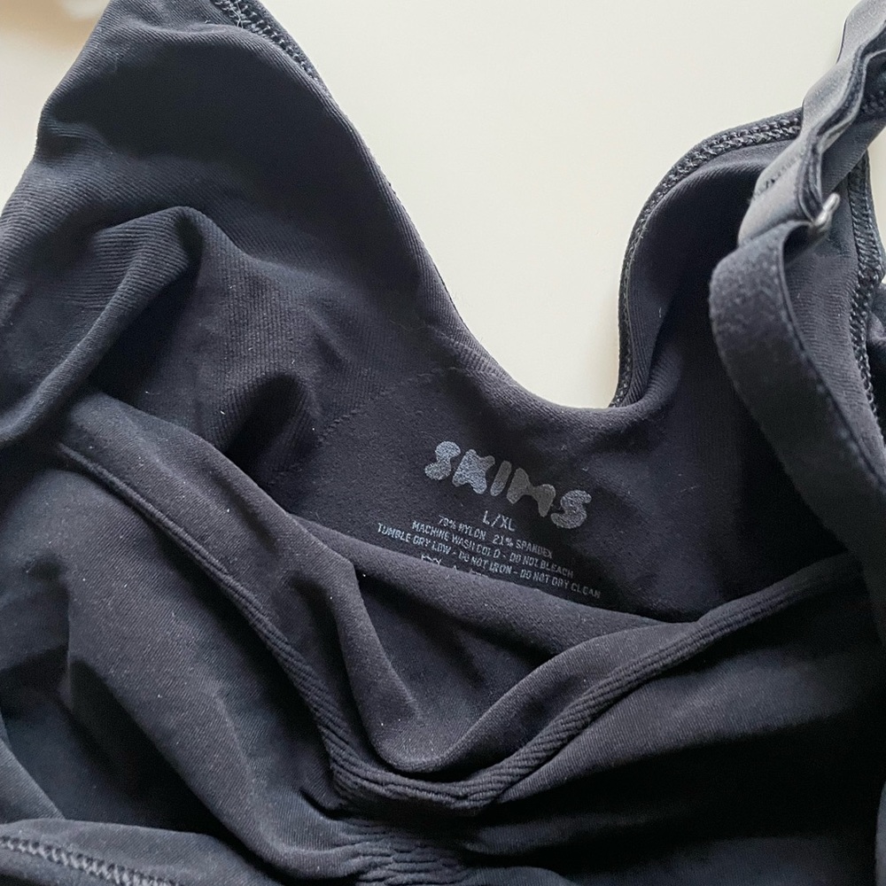 SKIMS NEW Black Sculpting Bodysuit!! - Picture 12 of 16